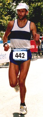Hans im Ziel beim Kulmbach Marathon 2001